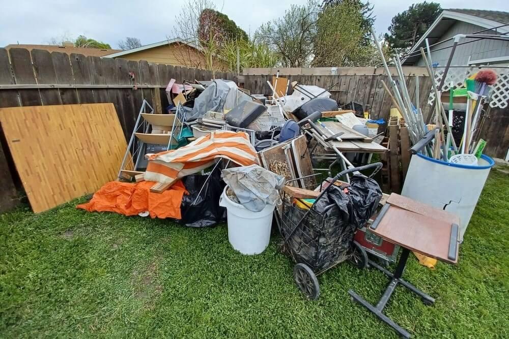 Strong Hauling junk removal